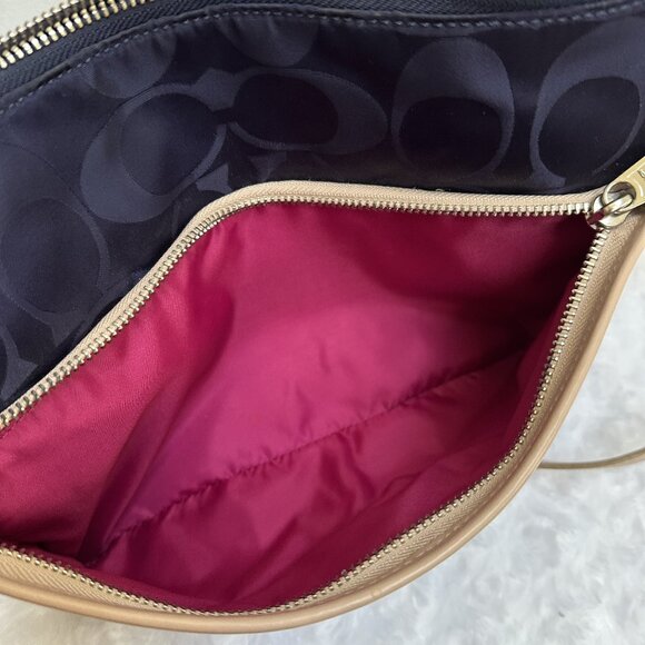 Coach Weekend Hippie 24861 in Signature Nylon - Purple fabric & tan leather EUC - Picture 7 of 10